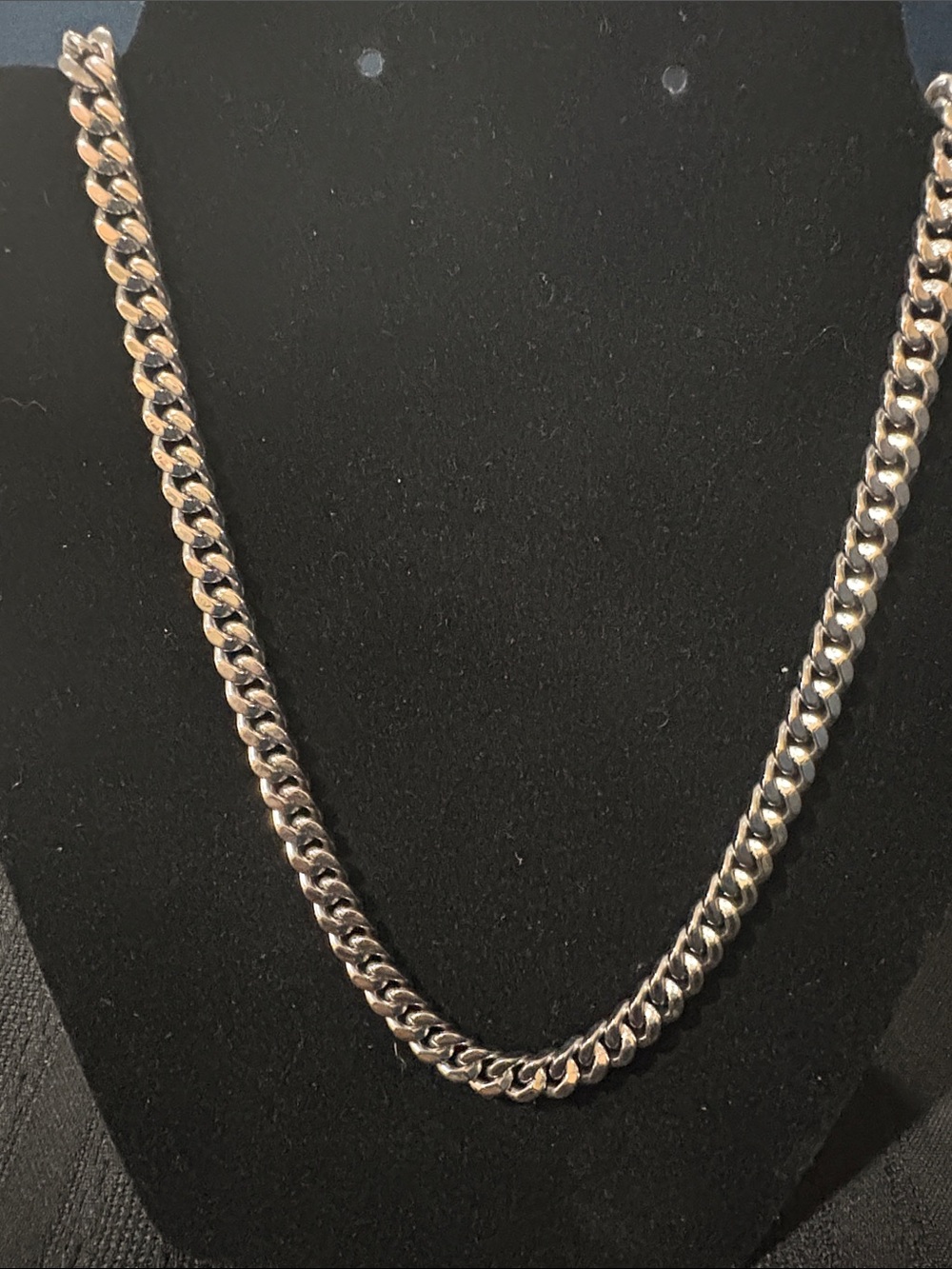 Men's Silver Cuban Link Chain Necklace - Classic Style